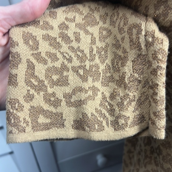 Chico’s Leopard Print Silk Blend 3/4 Flared Sleeve Cowl Neck Sweater Size 0 - Picture 5 of 8